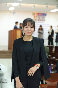 [ẢNH] Nữ cơ thủ xinh đẹp gây sốt ở giải Billiards carom châu Á 2019