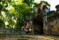 [ẢNH] Tìm lại vẻ đẹp xưa cũ bên những bức hình thiếu nữ và sen