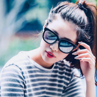 Vẻ đẹp ngoài đời khó tin của tân Hoa hậu Khánh Vân