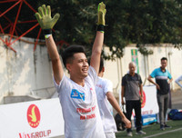 [ẢNH] Bất ngờ đổi thủ môn, THPT Hà Thành thắng luân lưu ấn tượng