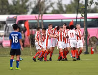 Giggs và Scholes thích thú xem đội trẻ PVF đánh bại mầm non giải Ngoại hạng Anh