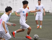 [ẢNH] THPT Việt Hoàng gây bất ngờ, THPT Trương Định thắng sát nút