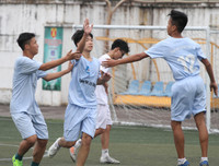 [ẢNH] THPT Việt Hoàng gây bất ngờ, THPT Trương Định thắng sát nút