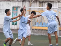 [ẢNH] THPT Việt Hoàng gây bất ngờ, THPT Trương Định thắng sát nút