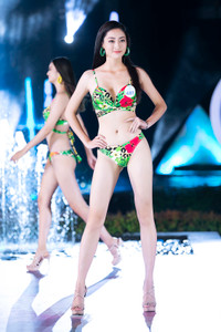 Lộ diện Top 5 người đẹp mặc áo tắm đẹp nhất 