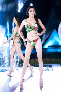 Lộ diện Top 5 người đẹp mặc áo tắm đẹp nhất 