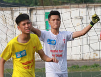 [ẢNH] Bất ngờ đổi thủ môn, THPT Hà Thành thắng luân lưu ấn tượng