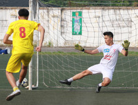 [ẢNH] Bất ngờ đổi thủ môn, THPT Hà Thành thắng luân lưu ấn tượng