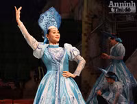 Hình ảnh hậu trường ít thấy của nghệ sỹ xiếc trước giờ sân khấu sáng đèn