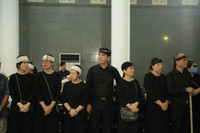 Nghệ sĩ xúc động rơi nước mắt tiễn đưa NSƯT Hoàng Yến