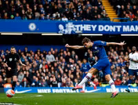 [ẢNH] Jose Mourinho cười bí hiểm khi lần thứ hai thua học trò cũ Frank Lampard