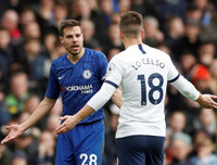 [ẢNH] Jose Mourinho cười bí hiểm khi lần thứ hai thua học trò cũ Frank Lampard