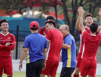 [ẢNH] Olympic Việt Nam sảng khoái cười hết cỡ trước trận quyết đấu Syria