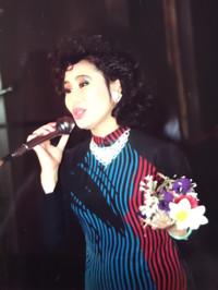 Ngỡ ngàng trước đẹp thời trẻ của nữ danh ca Thanh Tuyền