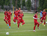 [ẢNH] Gạt mọi âu lo, tuyển Việt Nam cười 'thả phanh' trước đại chiến với Thái Lan