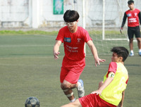 [ẢNH] Thắng kịch tính bằng luân lưu, THPT Lê Văn Thiêm vào top 8