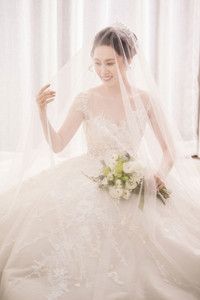 Lộ ảnh cưới của NSND Trung Hiếu và vợ 