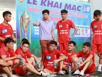 [ẢNH] Đương kim á quân THPT Phùng Khắc Khoan chật vật kiếm 1 điểm