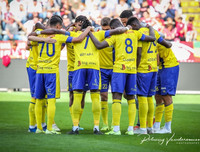 [ẢNH] Công Phượng cô đơn, bất lực nhìn đội nhà bại trận