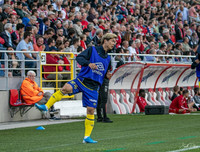 [ẢNH] Công Phượng cô đơn, bất lực nhìn đội nhà bại trận