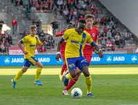 [ẢNH] Công Phượng cô đơn, bất lực nhìn đội nhà bại trận