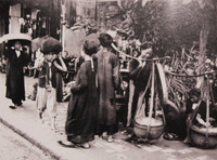 [Ảnh] Có một Hà Nội đầy thương nhớ qua hình ảnh gánh hàng rong và tiếng rao ngoài phố