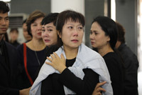 [ẢNH] Nghệ sỹ Việt thương tiếc đưa tiễn NSND Anh Tú về nơi yên giấc ngàn thu