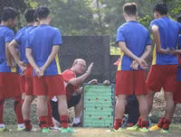 [ẢNH] Xuân Trường trở lại trong lần đầu tiên Việt Nam được tập trên một sân 