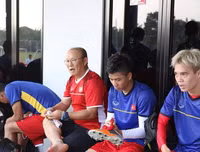 [ẢNH] Xuân Trường trở lại trong lần đầu tiên Việt Nam được tập trên một sân 