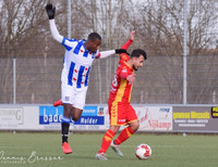 [ẢNH] Văn Hậu tả xung hữu đột giữa những đối thủ cao to ở Hà Lan