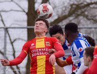 [ẢNH] Văn Hậu tả xung hữu đột giữa những đối thủ cao to ở Hà Lan