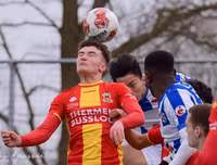 [ẢNH] Văn Hậu tả xung hữu đột giữa những đối thủ cao to ở Hà Lan