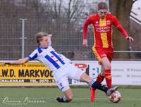 [ẢNH] Văn Hậu tả xung hữu đột giữa những đối thủ cao to ở Hà Lan