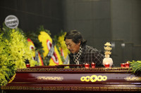 [ẢNH] Nghệ sỹ Việt thương tiếc đưa tiễn NSND Anh Tú về nơi yên giấc ngàn thu