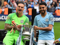 [ẢNH] Hủy diệt Watford 6-0, Man City đoạt FA Cup, vô địch tuyệt đối tại Anh