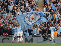 [ẢNH] Hủy diệt Watford 6-0, Man City đoạt FA Cup, vô địch tuyệt đối tại Anh
