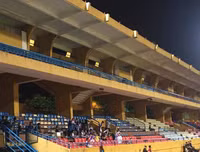 [ẢNH] CĐV Hà Nội làm gì khi không được vào sân Hàng Đẫy xem bóng đá?