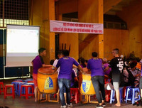 [ẢNH] CĐV Hà Nội làm gì khi không được vào sân Hàng Đẫy xem bóng đá?