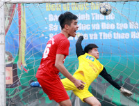 [ẢNH] 6 thắng 7 trên chấm luân lưu, cầu thủ trường Lý Thánh Tông khóc nức nở