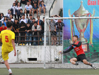 [ẢNH] 6 thắng 7 trên chấm luân lưu, cầu thủ trường Lý Thánh Tông khóc nức nở