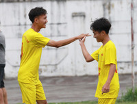 [ẢNH] 6 thắng 7 trên chấm luân lưu, cầu thủ trường Lý Thánh Tông khóc nức nở