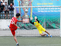 [ẢNH] 6 thắng 7 trên chấm luân lưu, cầu thủ trường Lý Thánh Tông khóc nức nở