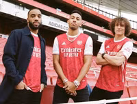 [ẢNH] Ngắm David Luiz, Aubameyang trong áo đấu mùa tới của Arsenal