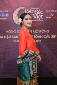 Sửng sốt trước vẻ đẹp của cô gái dân tộc Giẻ Triêng thi 