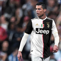 [ẢNH] Ronaldo lại khiến phái đẹp đứng ngồi không yên với bộ sưu tập đồ lót mới