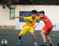 [ẢNH] Fan nữ lâng lâng hạnh phúc cùng chiến thắng của THPT Hà Đông