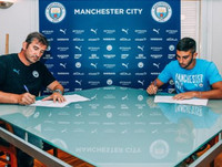 [ẢNH] Tài năng trẻ sáng giá nhất Tây Ban Nha chính thức gia nhập Man City