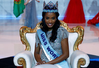 Nhan sắc gây tranh cãi của tân 