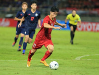 [ẢNH] Công Phượng sút trượt bóng: Tác hại khi dự bị quá lâu ở Bỉ?