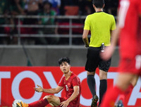 [ẢNH] Công Phượng sút trượt bóng: Tác hại khi dự bị quá lâu ở Bỉ?